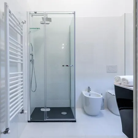 Marie Claire & 4* فاستو