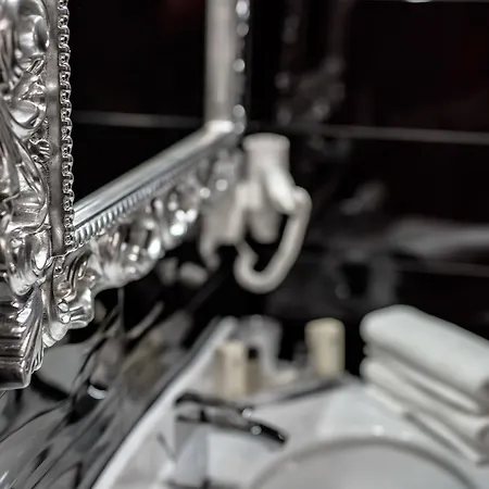 Marie Claire & شقة فندقية 4*