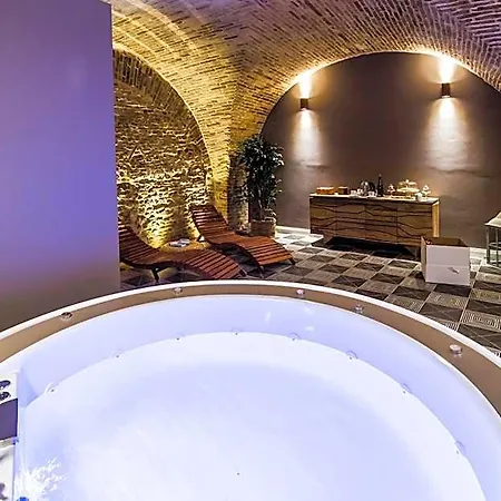 Aparthotel Marie Claire &