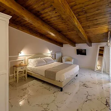 Marie Claire & Aparthotel Vasto