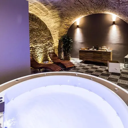 Marie Claire & Hotel apartamentowy