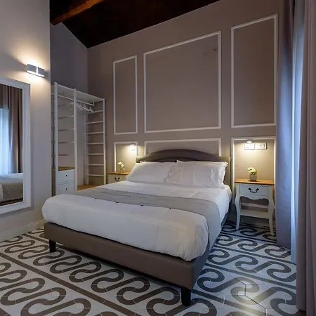 Marie Claire & 4* Vasto