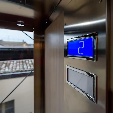 Marie Claire & Hotel apartamentowy 4*