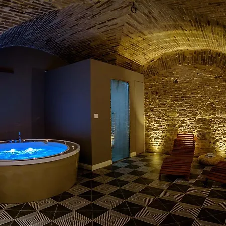 Hotel apartamentowy Marie Claire & 4*