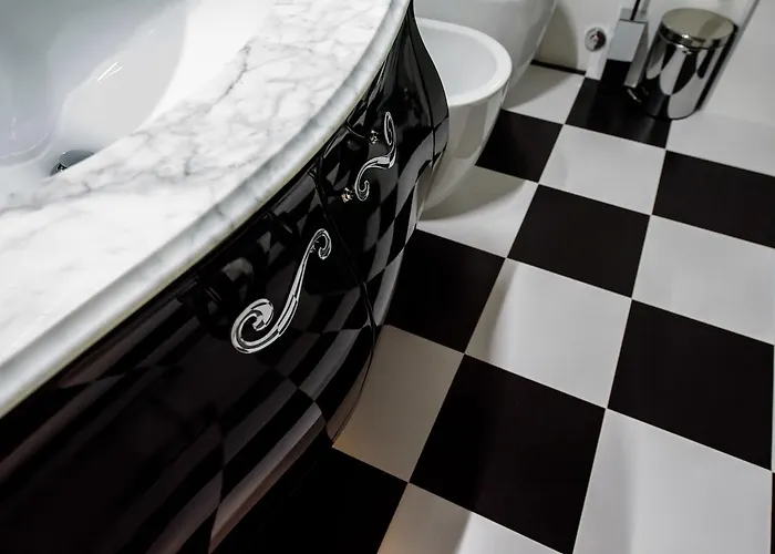 Aparthotel Marie Claire & 4*