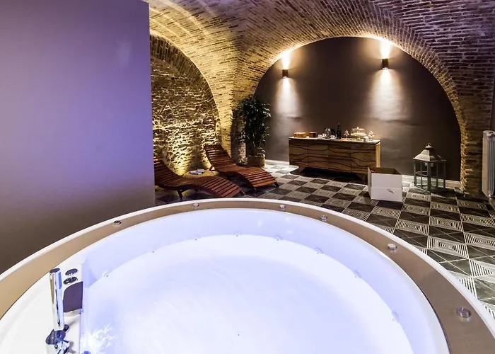 Marie Claire & Aparthotel